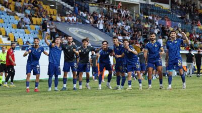 İZMİR, – 2’nci Lig Kırmızı Grup’ta 3’üncü haftaya lider giren