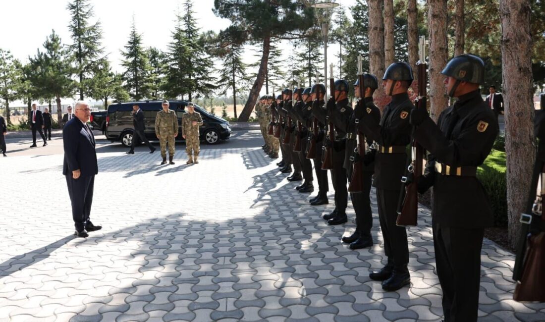 ANKARA, – MİLLİ Savunma Bakanı Yaşar Güler, Konya’da Kara Kuvvetleri