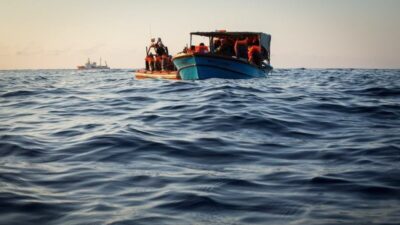 NİJERYA, – NİJERYA’nın Niger eyaletinde yolcu taşıyan teknenin batması sonucu