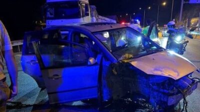 Şerife Serap KARA/AMASYA, – AMASYA’da, otomobilin bariyerlere çarptığı kazada araçtan