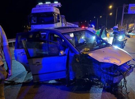 Şerife Serap KARA/AMASYA, – AMASYA’da, otomobilin bariyerlere çarptığı kazada araçtan
