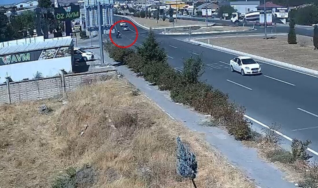 Tekin YALÇINKAYA/ELAZIĞ, – ELAZIĞ’da otomobil ile motosikletin çarpıştığı kazada 1’i