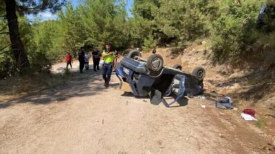Gülgün AKYOKUŞ/SEYDİKEMER (Muğla) – MUĞLA’nın Seydikemer ilçesinde uçurumdan yuvarlanan otomobildeki