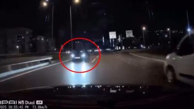 Yiğithan HÜYÜK/BURSA, – BURSA’da, otomobiliyle ters yönde ilerleyen sürücünün trafiği