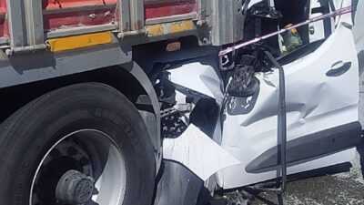 Tekin YALÇINKAYA/ELAZIĞ, – ELAZIĞ- Malatya kara yolunda park halindeki TIR’a