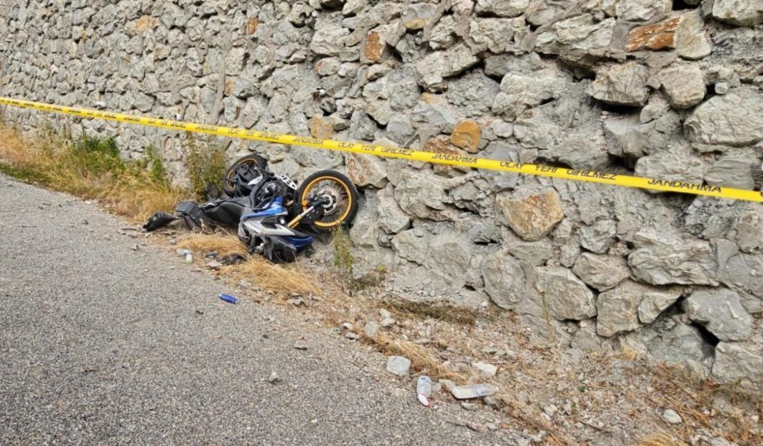 Mutlu YUCA/ MENGEN(Bolu), – BOLU’nun Mengen ilçesinde sürücüsünün kontrolünden çıkan