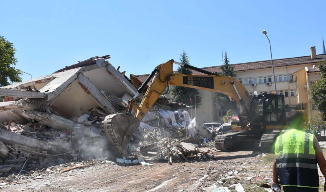 Kadir ÖZEN/İZMİR, – İZMİR Dokuz Eylül Üniversitesi (DEÜ) Deprem Araştırma
