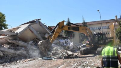 Kadir ÖZEN/İZMİR, – İZMİR Dokuz Eylül Üniversitesi (DEÜ) Deprem Araştırma