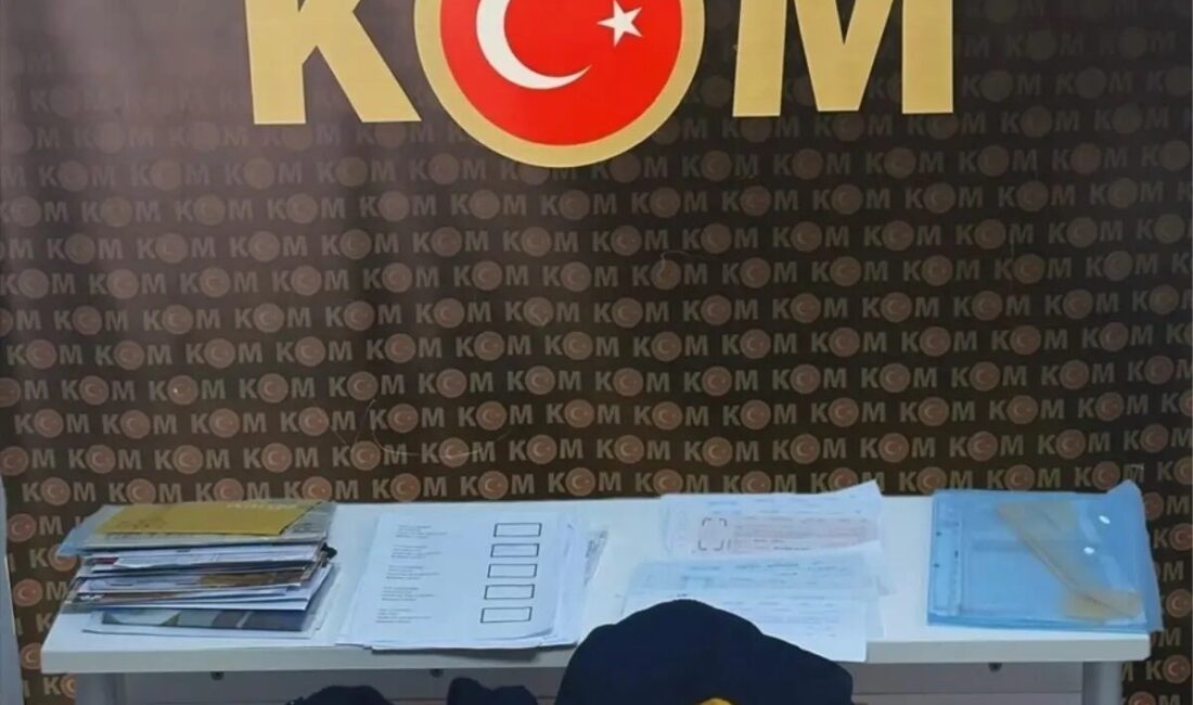 Ünsal YÜCEL/EDİRNE, – EDİRNE’nin İpsala ilçesinde, PTT görevlisi kıyafeti giyip,