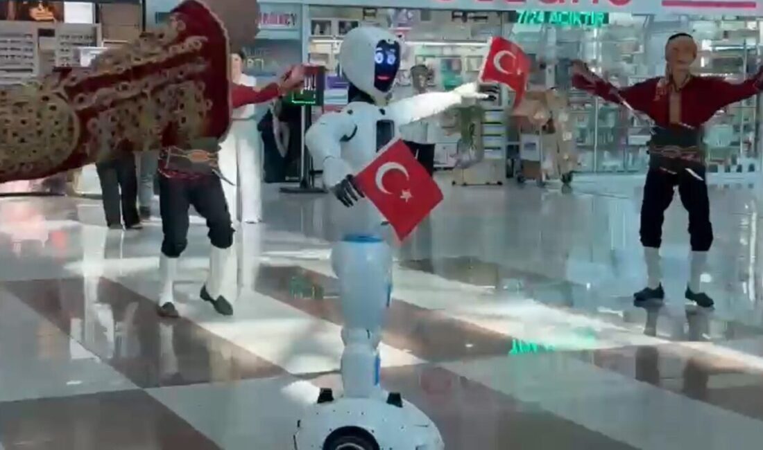 İbrahim YILDIZ/ANKARA, – ANKARA Esenboğa Havalimanı’nda yolcu refakat robotunun, geleneksel