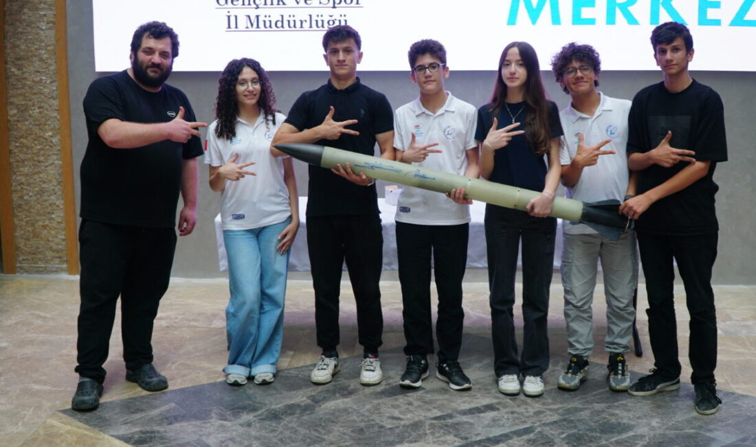 Roket tasarlayan liselilerin hedefi TEKNOFEST şampiyonluğu Mehmet Can PEÇE/RİZE, – RİZE’de çeşitli okullarda eğitimlerini sürdüren lise