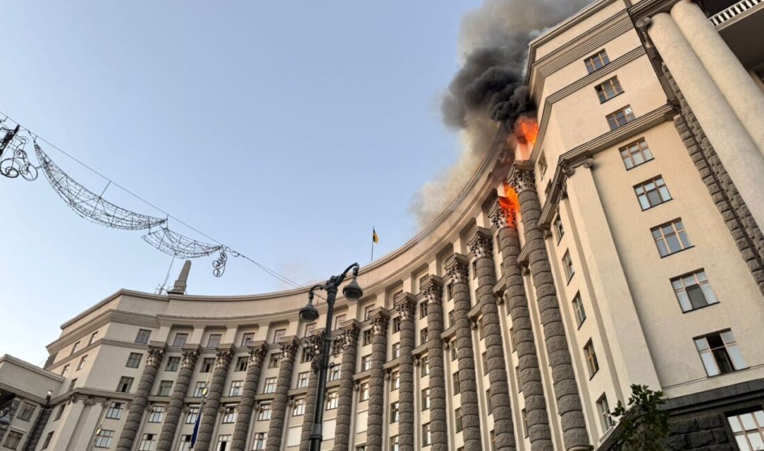 UKRAYNA, – RUSYA’nın gece düzenlediği dron saldırılarında Kiev’in hükümet binalarından