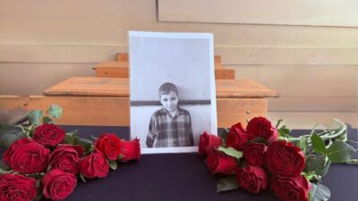 Ali LEYLAK/ŞANLIURFA, – ŞANLIURFA’nın Suruç ilçesinde parkta bisiklet sürerken başına