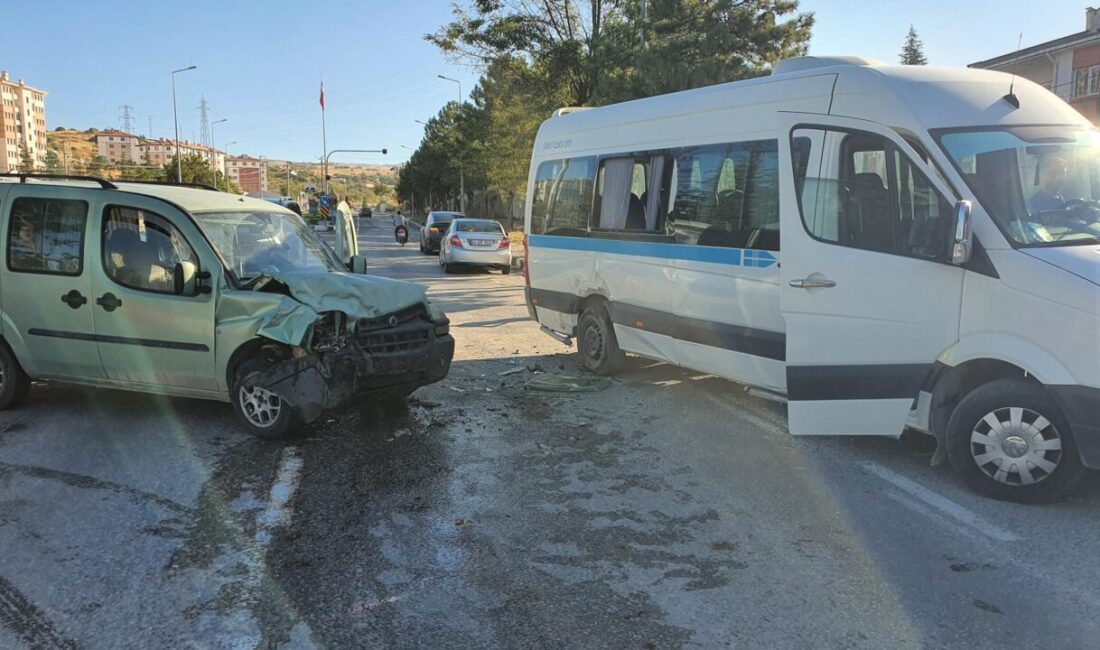 İpek KALAY/DEMİRCİ, (Manisa), – MANİSA’nın Demirci ilçesinde öğrenci servis minibüsü