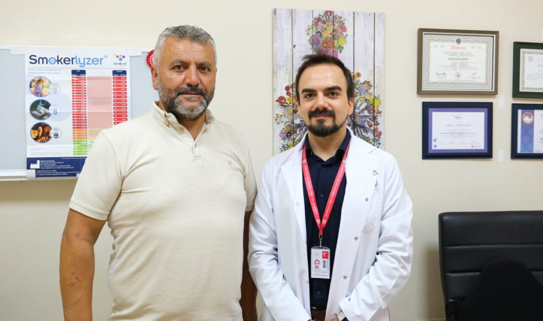 Ruken KADIOĞLU/ANKARA, – ANKARA’da 35 yıldır sigara içen Bülent Pekbay