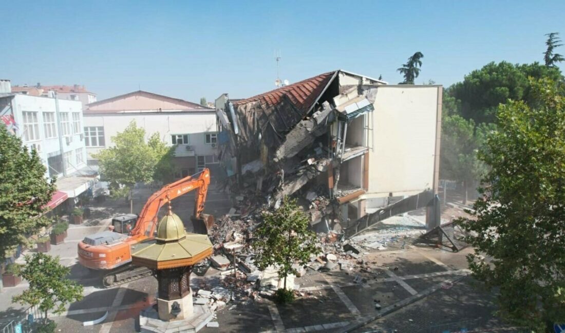 Necip KARATUNA/SINDIRGI (Balıkesir), – BALIKESİR’in Sındırgı ilçesindeki 6.1 büyüklüğündeki depremin