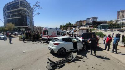 Sekvan KÜDEN/ŞIRNAK, – ŞIRNAK’ta 5 aracın karıştığı zincirleme kazada, 3