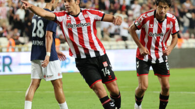 Hüsnü Ümit AVCI/SİVAS, – STAT: 4 Eylül HAKEMLER: Direnç Tosunluoğlu,