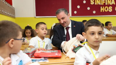 İSTANBUL, -SULTANBEYLİ Belediye Başkanı Ali Tombaş, bu yıl da okula