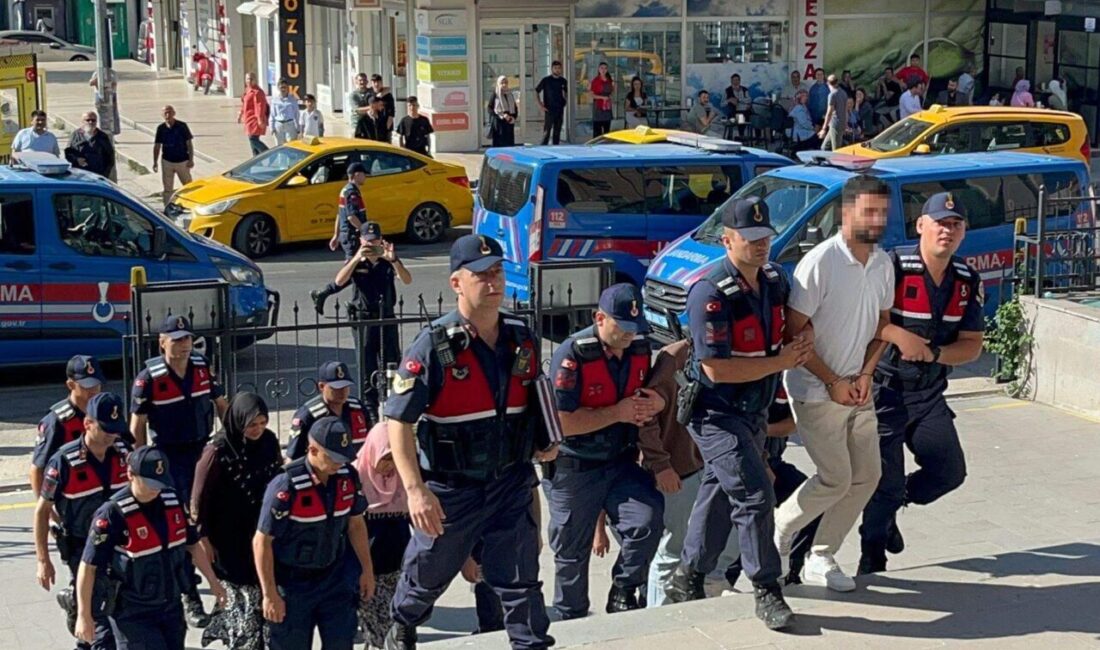 Onur KAYA/ÇERKEZKÖY(Tekirdağ), – TEKİRDAĞ’ın Çerkezköy ilçesinde tabancayla vurulmuş halde bulunan