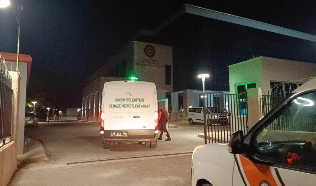 CENAZE, OTOPSİ İÇİN BURSA ADLİ TIP KURUMU’NA GETİRİLDİ Yalova’dan Bozcaada’ya
