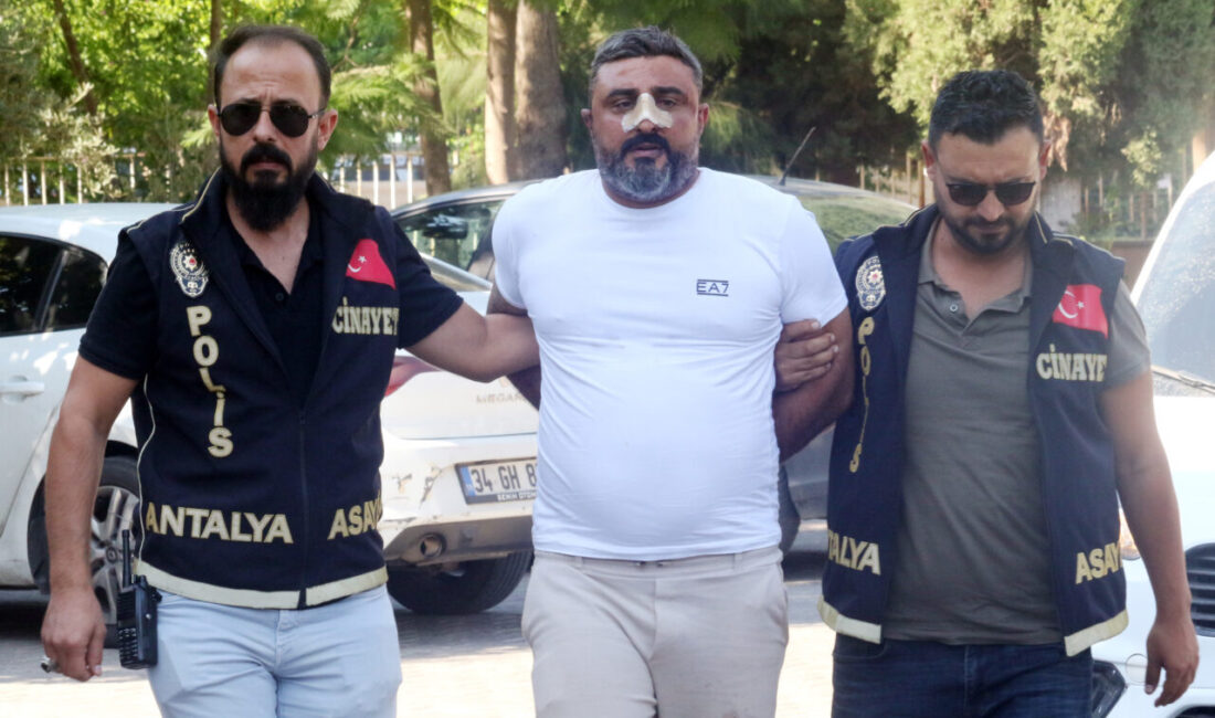 Adem AKALAN/ANTALYA, – ANTALYA’da restoran işleten Haluk Altın’ı (45), saatin