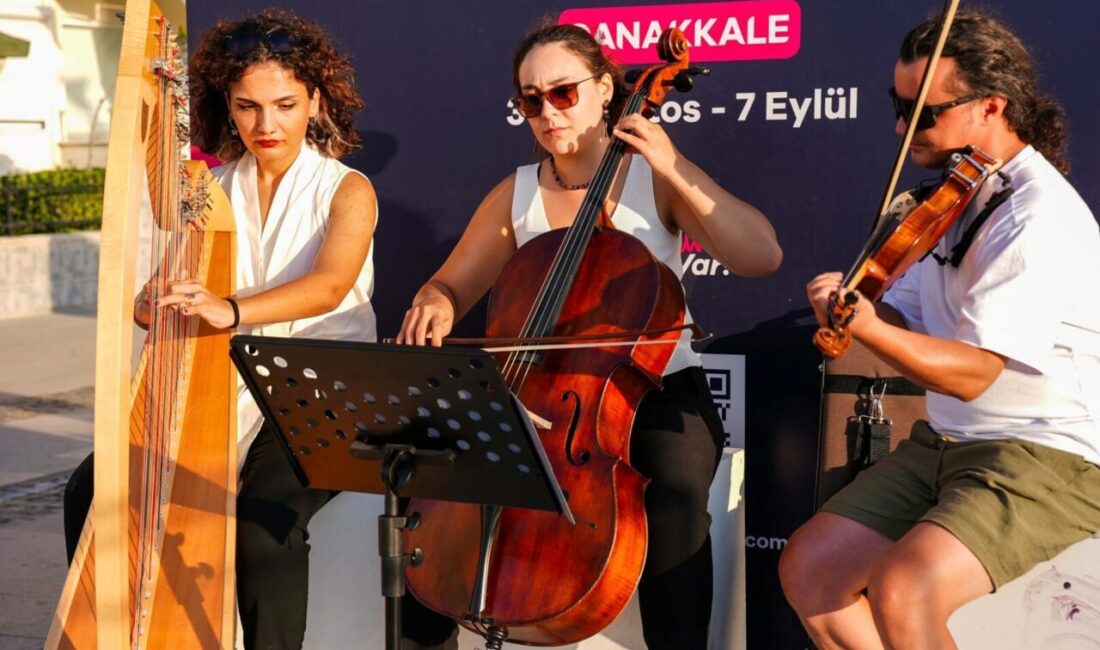 ÇANAKKALE, – ÇANAKKALE Kültür Yolu Festivali’nin 4’üncü gününde, binlerce ziyaretçi