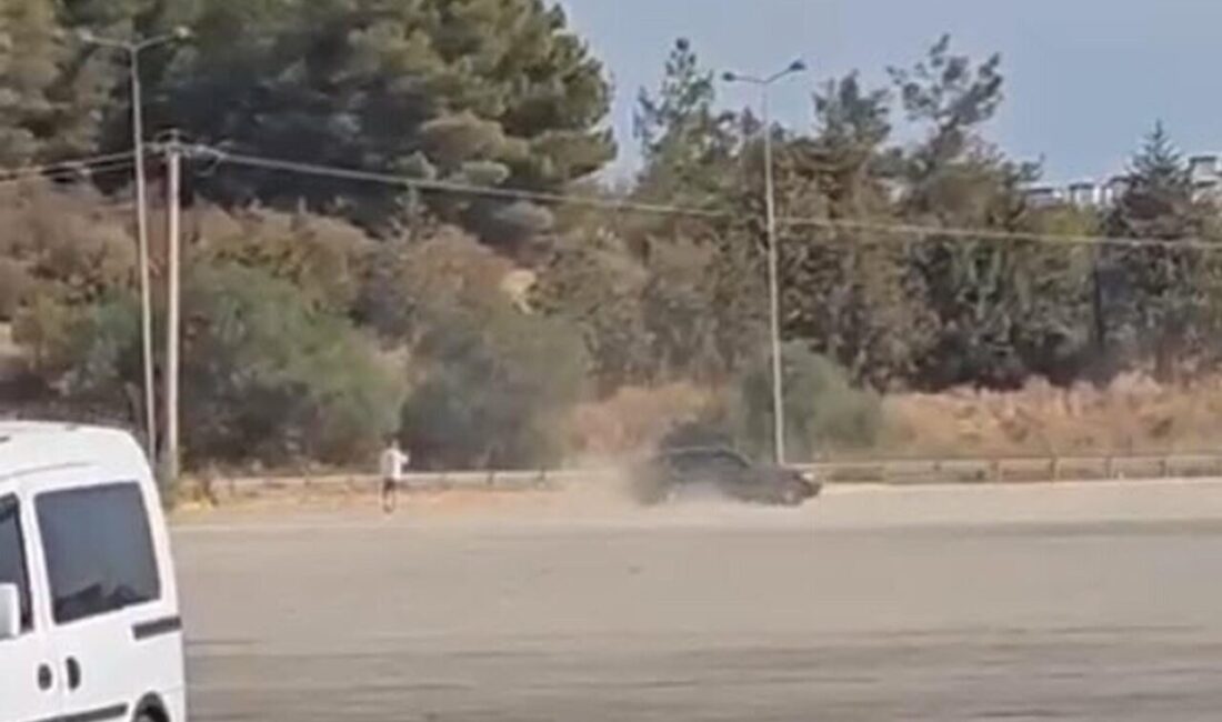 Tekin GÜRBULAK/İZMİR, – İZMİR’in Urla ilçesinde drift yapan sürücü, jandarma