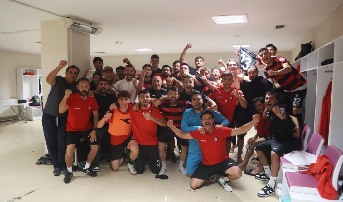 Uşakspor’un zirve keyfi UŞAK, – 3’üncü Lig 4’üncü Grup’ta ilk maçında evinde Altay’ı