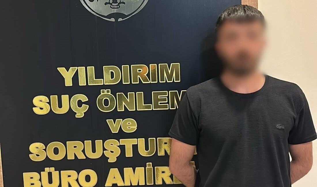 Hüseyin SEZGİN/BURSA, – BURSA’nın Yıldırım ilçesinde polisin takibe aldığı şüpheli,