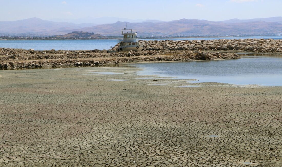 Gülay KUYUCU-Orhan AŞAN/VAN, – Van Yüzüncü Yıl Üniversitesi (YYÜ) Su