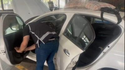 Behçet DALMAZ/VAN, – VAN’da polisin durdurduğu otomobilde sahte döviz ve