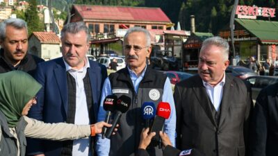 Rize'deki sel felaketinin ardından, Ulaştırma ve Altyapı Bakanı Abdulkadir Uraloğlu,