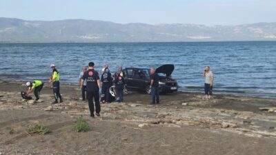 Hasan BOZBEY/ ORHANGAZİ(Bursa), – BURSA’nın Orhangazi ilçesinde yola dökülen akaryakıt