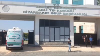 Seyfettin EKEN/BİSMİL (Diyarbakır), – DİYARBAKIR’ın Bismil ilçesinde yan yatan römorkun