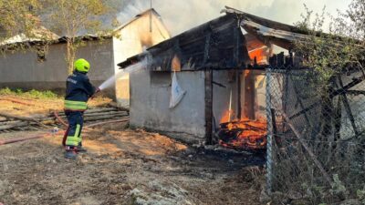 Mutlu YUCA/BOLU, – BOLU’da yaylada 4 ev, 4 samanlık ve