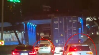 Yiğithan HÜYÜK/BURSA, -BURSA’da yoğun trafiğe aldırmayan 2 sürücü, araçları ile