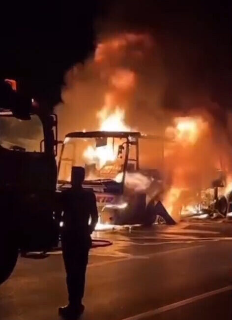 Sekvan KÜDEN/ERBİL (Irak), -DİYARBAKIR merkezli bir firmaya ait yolcu otobüsü,