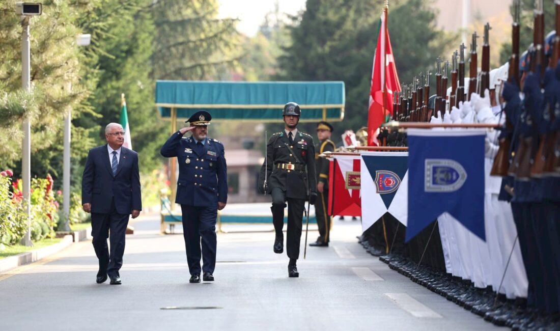 Millî Savunma Bakanı Yaşar Güler, resmi bir ziyaret için Ankara'ya