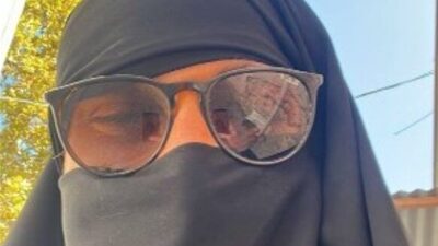 ANKARA, – ANKARA’da siyah çarşaf giyerek metroda dolaşan bir erkek