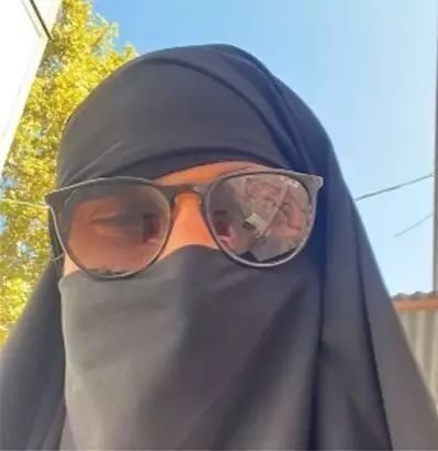 Eda KOÇ/ANKARA, – ANKARA’da siyah çarşaf giyerek sokaklarda dolaşan ve