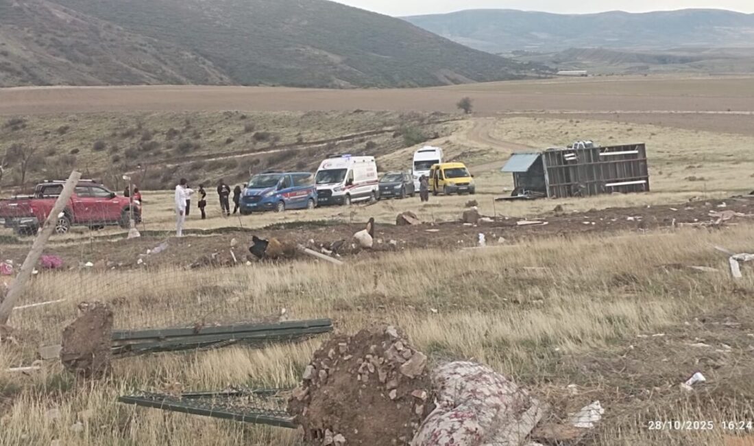 Ankara’da fırtına nedeniyle konteyner devrildi: 1 ölü, 3 yaralı Umutcan ÖREN- Muammer DAŞDELEN/ ANKARA, – ANKARA’nın Ayaş ilçesinde 3