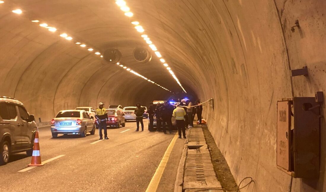 Kadircan GÜLER/ANKARA, – ANKARA’nın Keçiören ilçesinde otomobil içerisinde çıkan kavgada