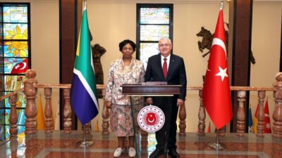 ANKARA, – MİLLİ Savunma Bakanı Yaşar Güler, Güney Afrika Savunma