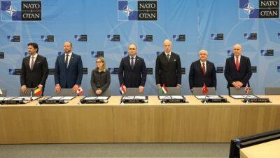 BELÇİKA, – MİLLİ Savunma Bakanı Yaşar Güler, NATO Savunma Bakanları