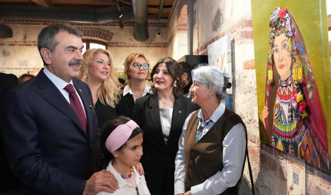 Bakan Tekin, ‘Evliya Çelebi’nin İzinde’ sergisini ve ‘3’üncü Rami Bilim Şenliği’ni ziyaret etti ANKARA, – MİLLİ Eğitim Bakanı Yusuf Tekin, Rami Kütüphanesi’nde düzenlenen