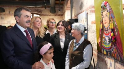 ANKARA, – MİLLİ Eğitim Bakanı Yusuf Tekin, Rami Kütüphanesi’nde düzenlenen