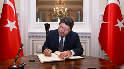ROMANYA, – ADALET Bakanı Yılmaz Tunç, Türkiye’nin Bükreş Büyükelçiliği’ni ziyaret