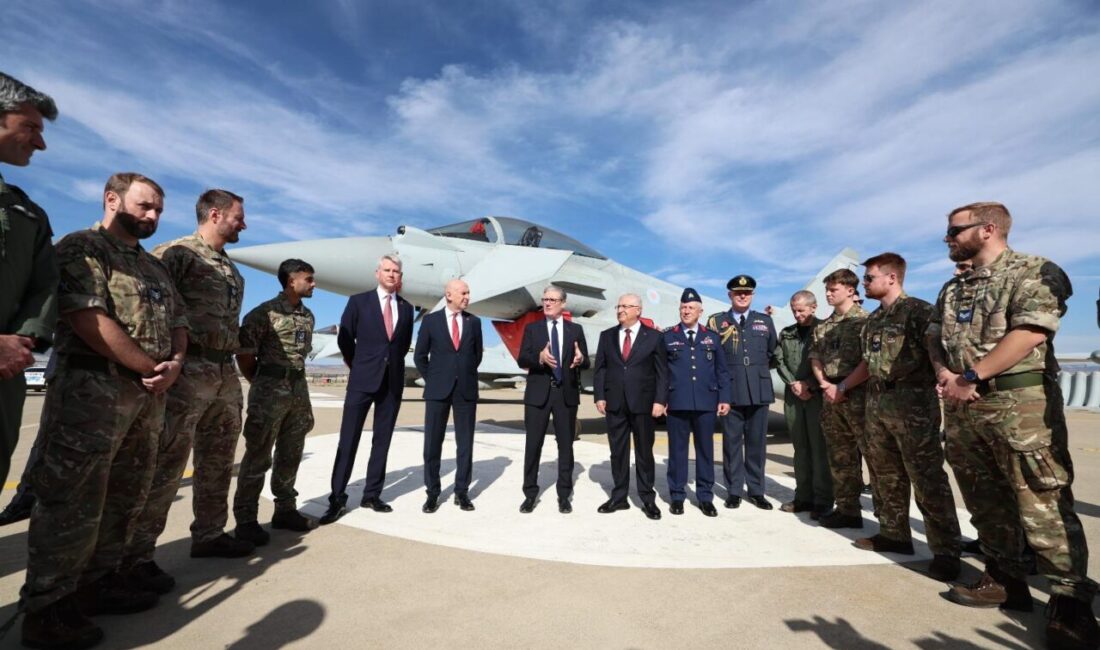 BAKAN GÜLER, İNGİLTERE BAŞBAKANI İLE EUROFIGHTER UÇAKLARINI İNCELEDİ Milli Savunma
