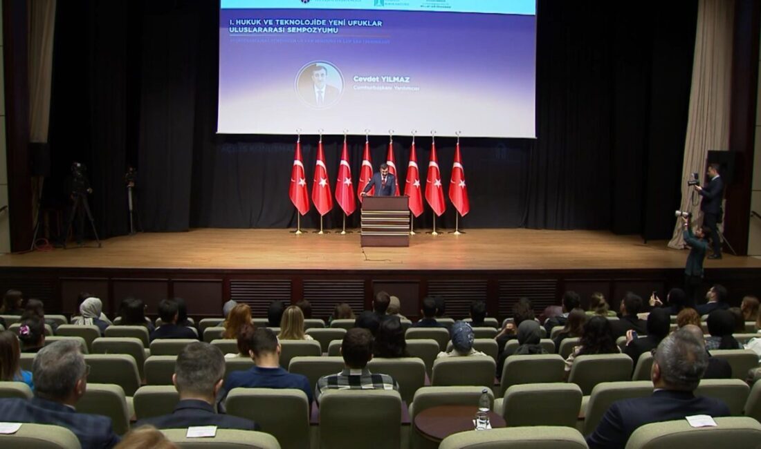 Cevdet Yılmaz: Kamu Veri Alanı Projesini hayata geçiriyoruz Kübra SONKAYA/ANKARA, – CUMHURBAŞKANI Yardımcısı Cevdet Yılmaz, “Kamuda veri yönetişimini